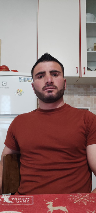 Doljeanul confundat cu un criminal parcă e blestemat de soartă! ”A luat copilul de mână și a sărit cu el pe geam!”