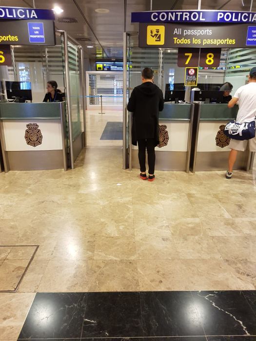 Jean de la Craiova a aterizat vineri seara pe aeroportul din Madrid.