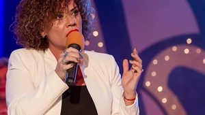 Detalii şocante despre fiul Luminiţei Anghel.”A sărit să-şi lovească mama şi…”