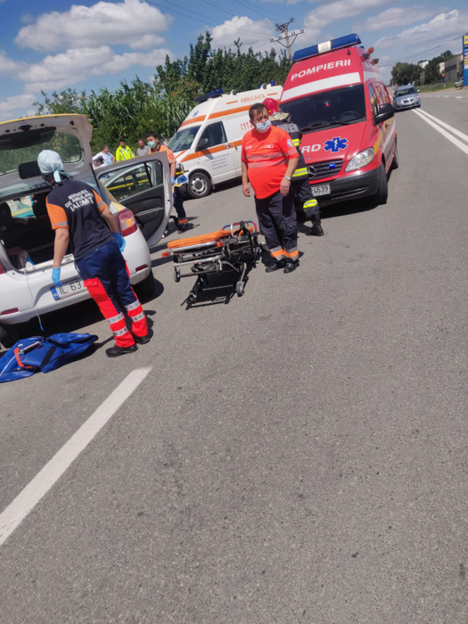 Accident grav în Ialomița. Un șofer a murit, iar alte două victime sunt în stare critică