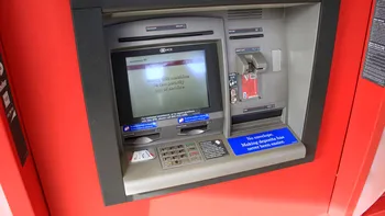 Ai probleme când retragi banii de la ATM? Ce trebuie să faci când aparatul nu îți furnizează bancnotele