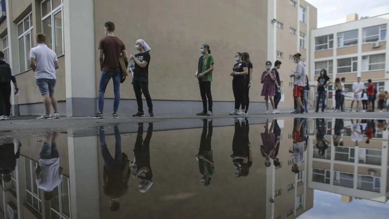 BAC 2020. Ce subiecte au picat la Fizică, la Bacalaureat. Vezi PDF și baremul de corectare