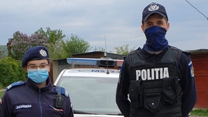 Doi polițiști din Mureș au salvat de la înec o femeie care a încercat să se sinucidă