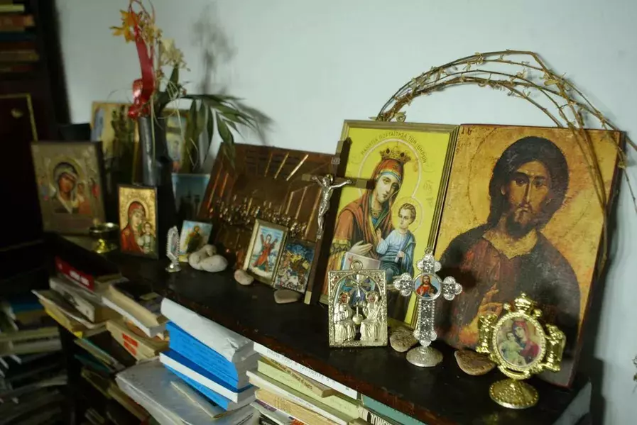 Cum arată casa Adrianei Iliescu? Locuieşte în condiţii grele, alături de Eliza