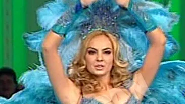 VIDEO Que Bonita! Roxana Ionescu arata demential costumata de carnaval! Intra aici sa vezi!