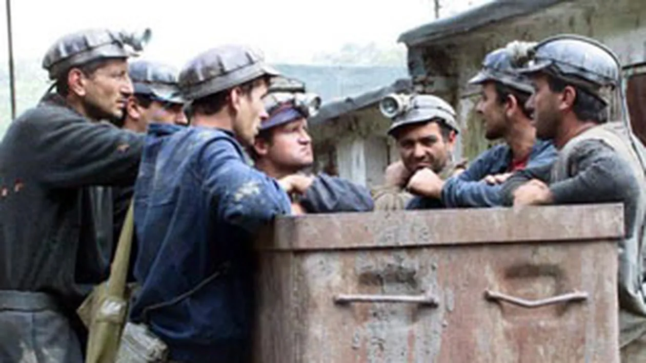 A patra zi de proteste ale minerilor din Valea Jiului: 3.000 de ortaci au pornit in mars