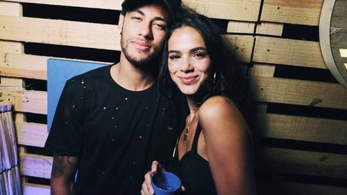 Fetelor, Neymar e liber! S-a despărțit de iubită după o discuție despre politică