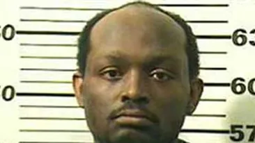 VIDEO I-a scos ochii unchiului sau cu o lingura si i-a aruncat la cosul de gunoi!