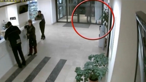 Mesajul socant lasat de o mama care si-a abandonat copilul in holul unui spital din Sibiu!