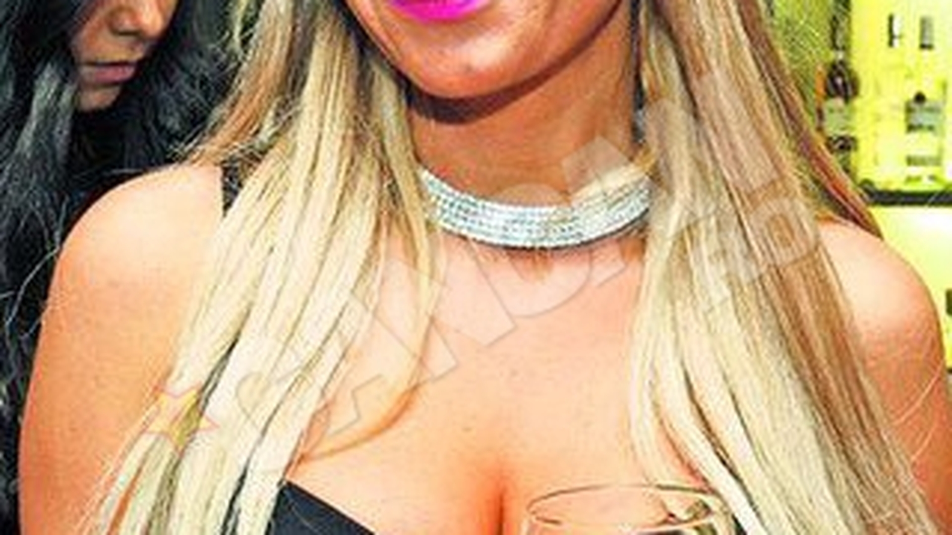Transformare spectaculoasa! Din "Sensual" vrea sa devina mamica! Simona vrea sa adopte un copil!