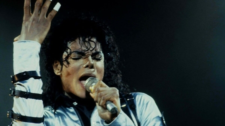 Primul trailer al filmului despre viața lui Michael Jackson este online. Cine joacă personajul principal + când va fi lansat