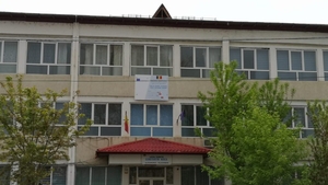 Un liceu din Teleorman a fost vandalizat. Femeia de serviciu a descoperit dezastrul și a sunat la 112