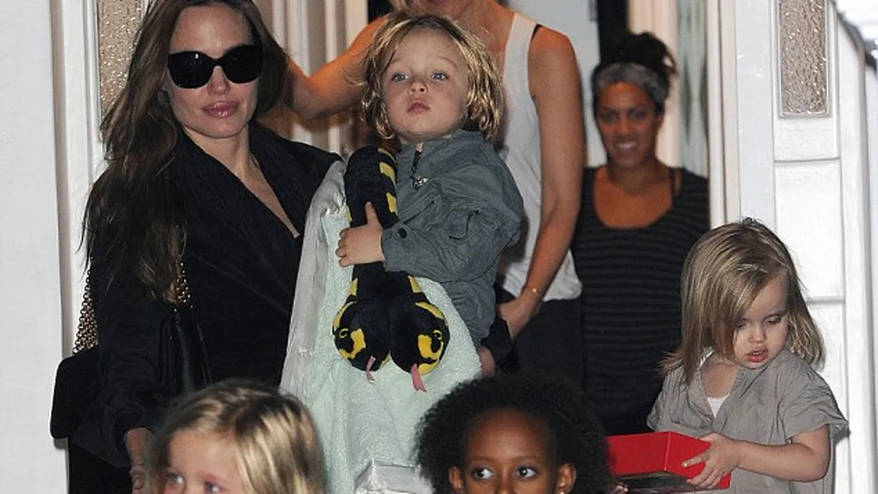 Poliţia a fost chemată de urgenţă la reşedinţa lui Brad Pitt şi a Angelinei Jolie! Au venit cu elicopterul! Vezi ce s-a întâmplat!