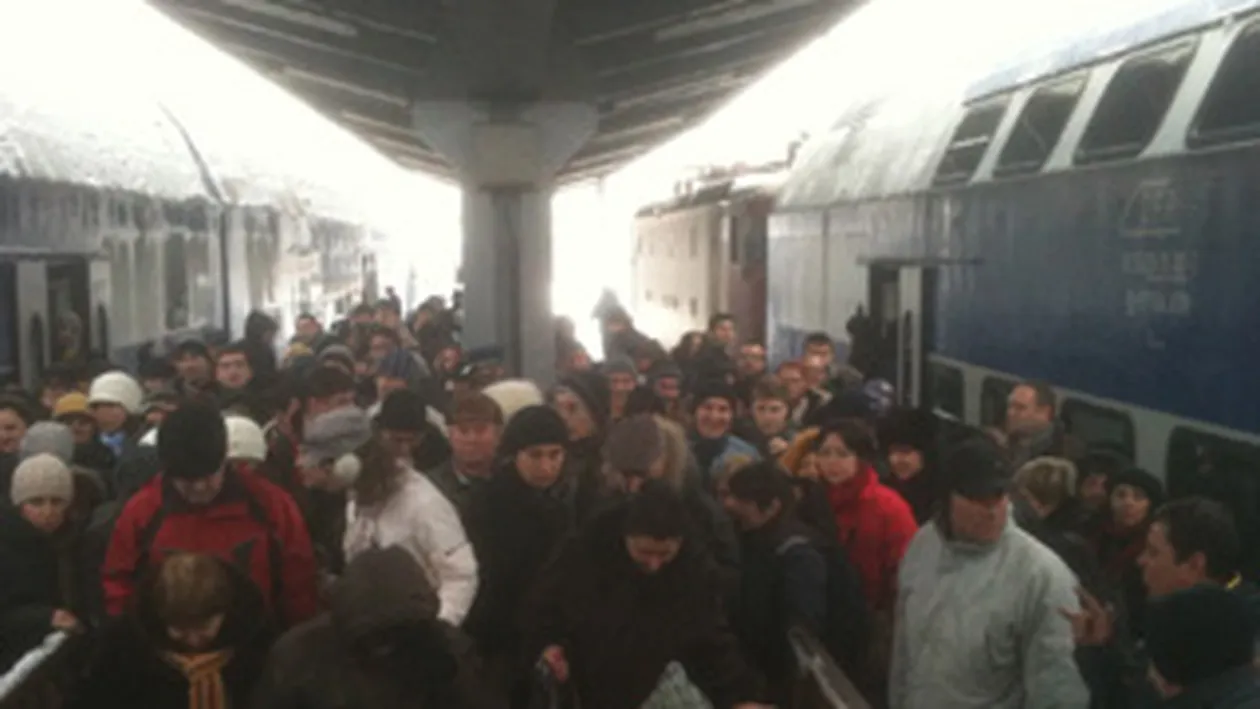 CFR Calatori a anulat azi 29 de curse de tren din cauza gerului si a viscolului