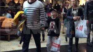 ”Beţivul satului” din Las Fierbinţi a păţit-o rău de tot în mall. Soţia l-a torturat pe Celentano la shopping! 