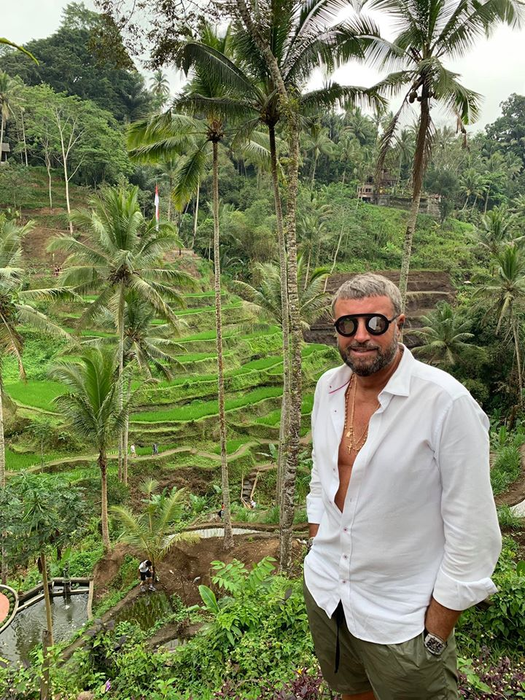 Cum a apărut îmbrăcat Cătălin Botezatu în Maldive. Asiaticii au râs în hohote când l-au văzut așa