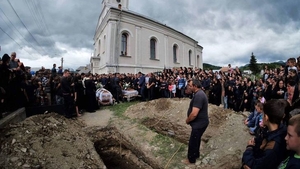 Şocant! O tânără a înviat, în timp ce era înmormântată! Care au fost primele cuvinte