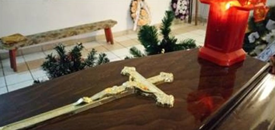 Mama lui ADRIAN, sfâşiată de durere după ce a fost găsit trupul fiului ei. Ce gest a făcut înainte de înmormântare