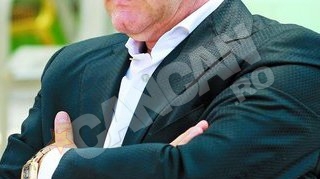 Olandezii contractati de Gigi Becali nu se incurca "In Copenhaga am pus gazon cu o zi inainte de meci"