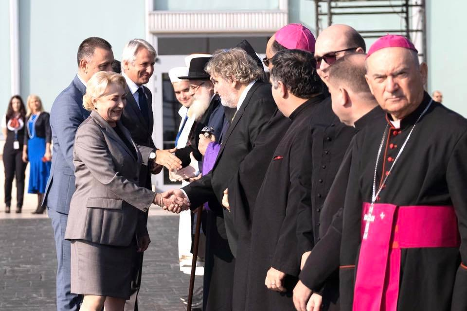 Soțul Vioricăi Dăncilă are un salariu mai mare decât șefa PSD. I-a dăruit un ceas de 20.000 de euro și dețin împreună 4 case