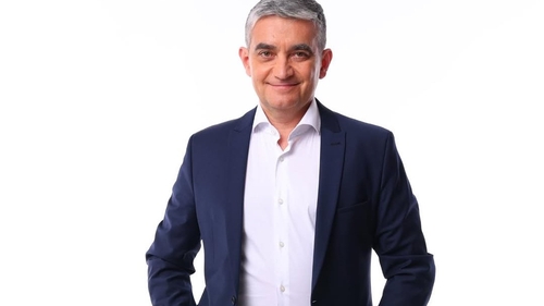 Cine e Vlad Oprea, primarul care și-a cumpărat un castel în Franța? Clădirea nu este inclusă pe declarația de avere