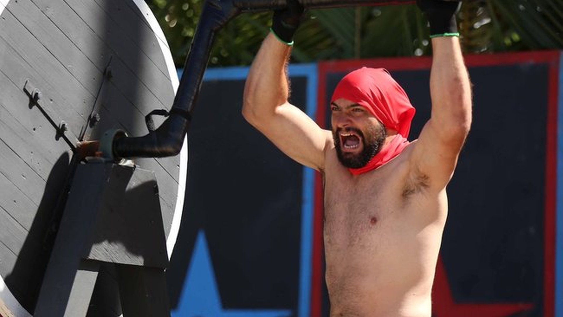 Ion Oncescu a ajuns în România, după ce a părăsit competiția "Exatlon"! Cine îi este alături de 27 de ani, dar nu se înțelege cu părinții sportivului