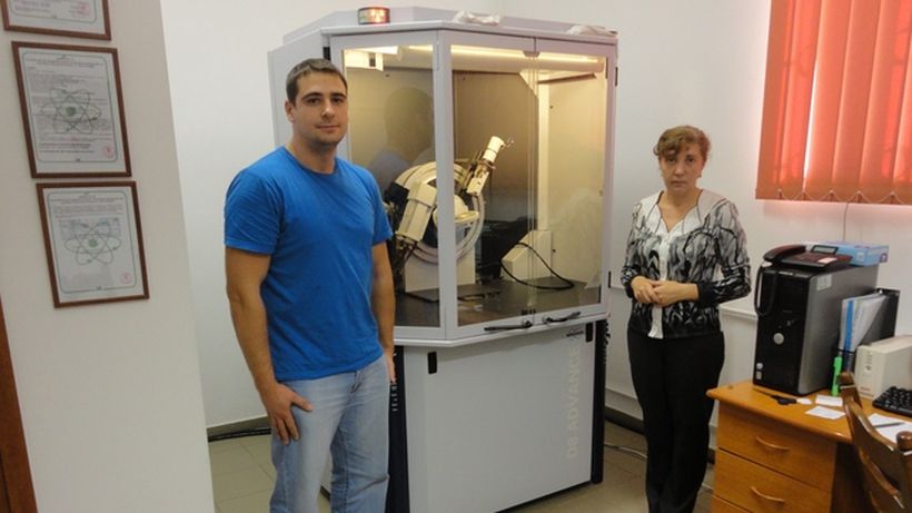 Aparatul-minune de la Muzeul de Geologie, care “citeste” in pietre! Vezi cat te costa sa afli ce ai in pietrele de la rinichi!