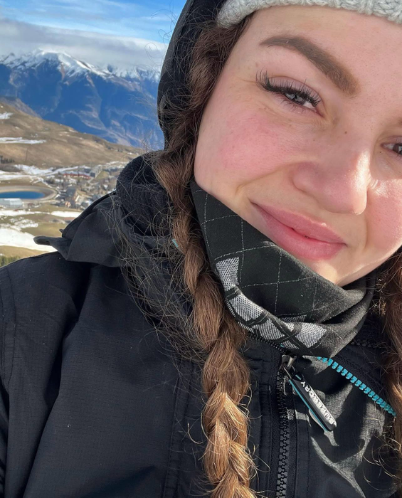 BREAKING | Sfârșit tragic pentru o alpinistă de 28 de ani! Maria a căzut în gol 20 de metri de pe munte