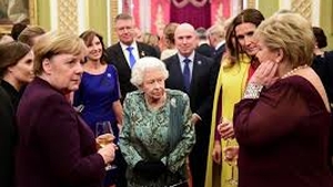 Imagini inedite cu ținuta Primei Doamne a României la recepția de la Palatul Buckingham