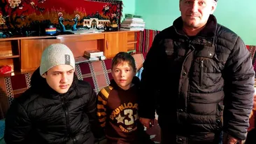 Au fost vânduți de mamă pentru trei țigări. Ce s-a ales, ulterior, de doi puști din Ferești, județul Vaslui