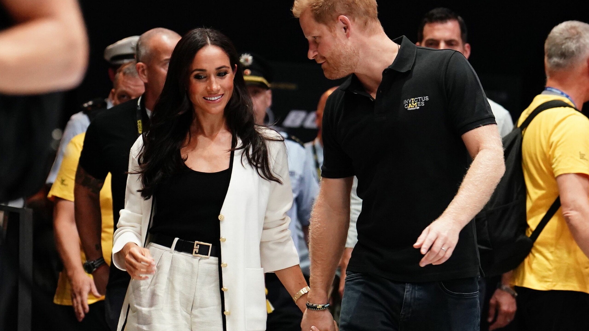 Printul Harry si Meghan Markle, in mijlocul unui nou scandal! Sunt acuzati ca se folosesc de titlurile lor regale: "Escroci!"