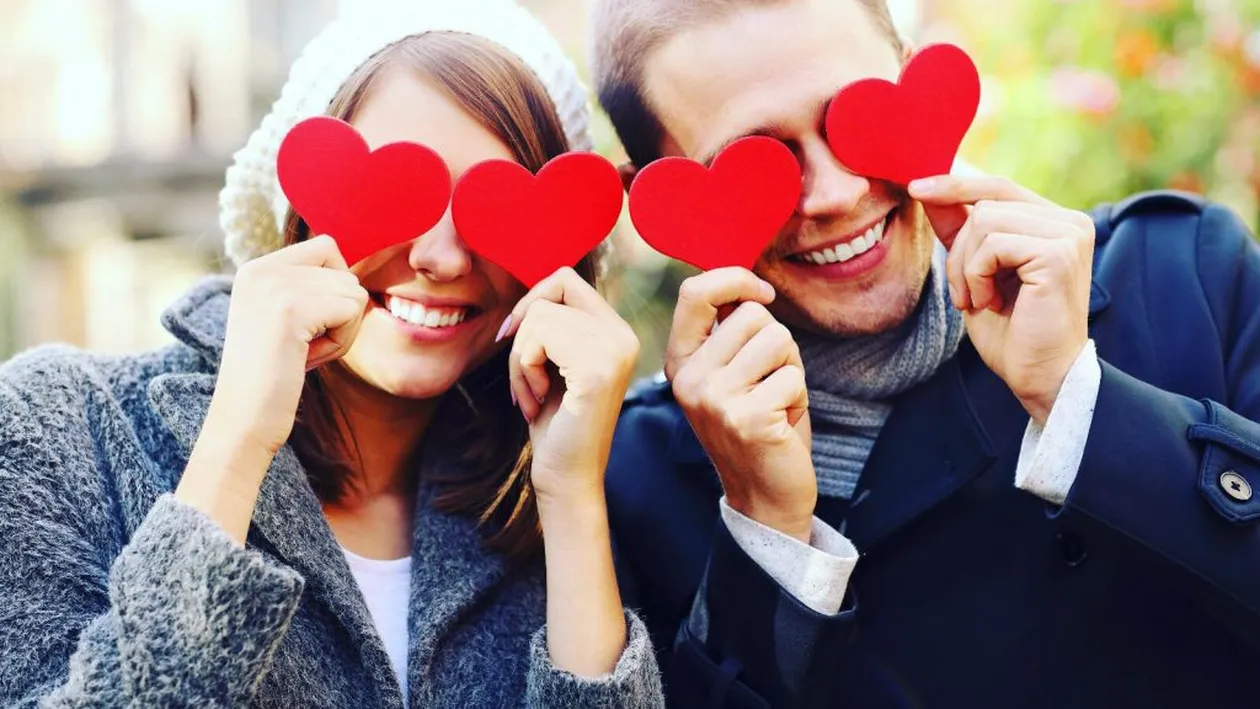 Ce cadouri își fac cuplurile în luna iubirii?