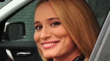Andreea Esca nu mai suporta frigul de afara! Ce face prezentatoarea tv pentru a uita de vremea urata