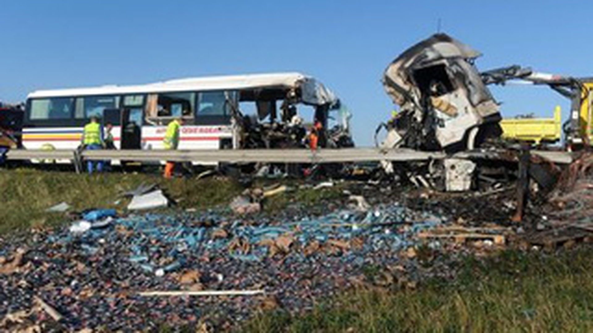 Coliziune intre un camion si un autocar, soldata cu 36 de morti in Brazilia