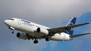 Un avion Tarom, întors din drum după ce piloții au constatat că un geam s-a fisurat