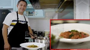 Rețeta-minune de tocăniță de pui cu ceapă a lui Sorin Bontea. Trucul faimosului chef de la Antena 1