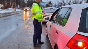 S-a ales cu dosar penal după ce a lovit 12 mașini! Bărbatul s-a urcat beat și fără permis la volan