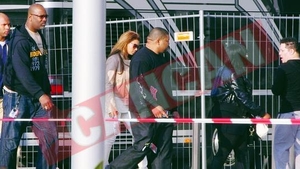 Beyonce, cu o armata de bodyguarzi la cumparaturi