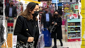 Andra l-a “concediat” pe Moș Crăciun. A luat căruciorul de coarne și s-a ocupat personal de listă, ajutată de un "elf" de încredere