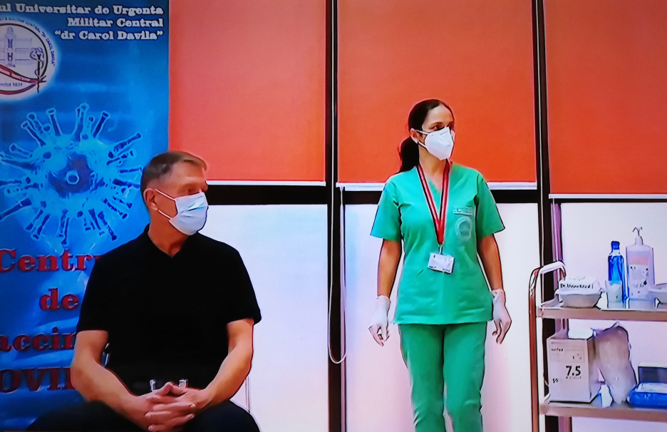 Klaus Iohannis s-a vaccinat! Cum a reacționat președintele României GALERIE FOTO