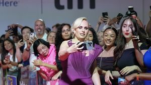 Actrița Rebel Wilson și iubita ei s-au căsătorit! Primele imagini de la eveniment. FOTO