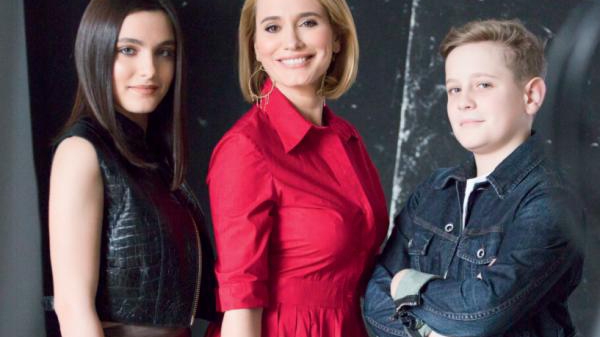 Andreea Esca este una dintre cele mai apreciate prezentatoare de ştiri din România, dar sigur nu bănuieşti ce vor copiii ei să devină: “Nu pot să spun că sunt relaxată...“