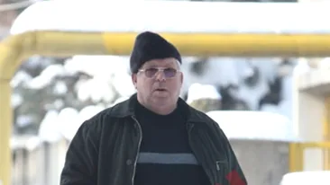 Celebrul J.R. din Slobozia este la sapa de lemn