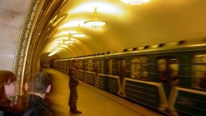 Un ofiter de politie rus a deschis focul cu arma din dotare intr-o statie de metrou din Moscova!