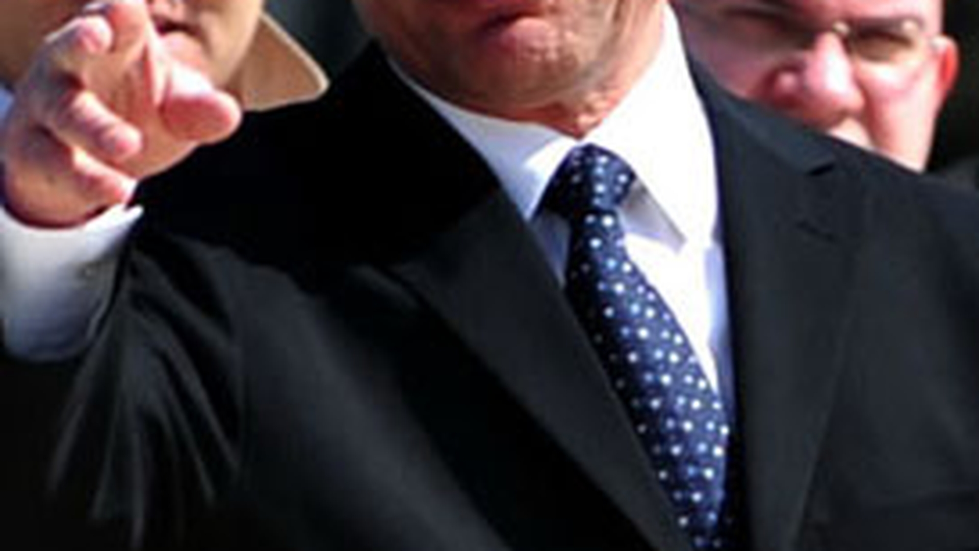 Traian Basescu, unul dintre sefii de stat cu cele mai mici salarii!