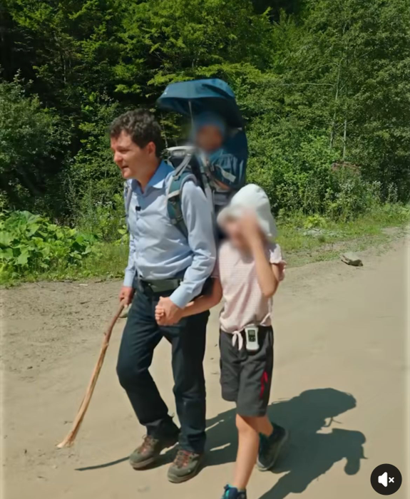 Nicușor Dan a plecat în pelerinaj! Ipostaza inedită în care a fost surprins președintele României