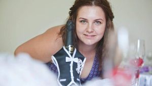 A slăbit 40 de kg şi s-a trezit că-i cade părul! Adina Bourceanu a vorbit despre faţa nevăzută a operaţiei de micşorare a stomacului