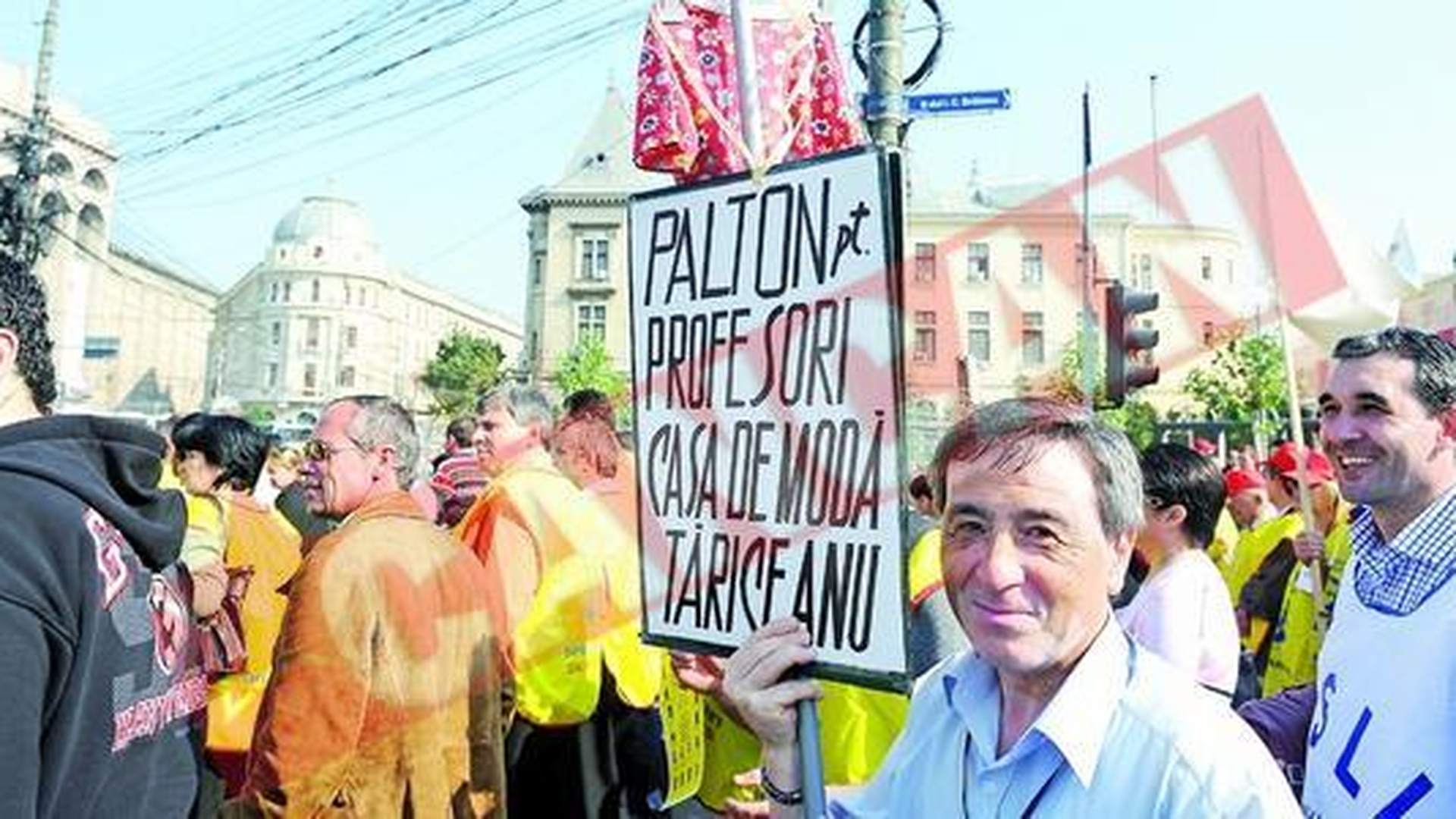 Basescu si Parlamentul arunca Romania in haos