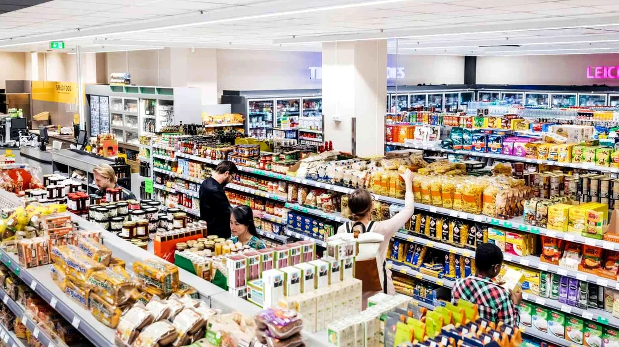 Un bărbat din Craiova a văzut bonul fiscal de la supermarket și a descoperit cum a fost înșelat de produsul de la raft. Ce diferență de preț există
