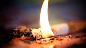 Un bărbat de 57 de ani a murit într-un incendiu provocat de o țigară